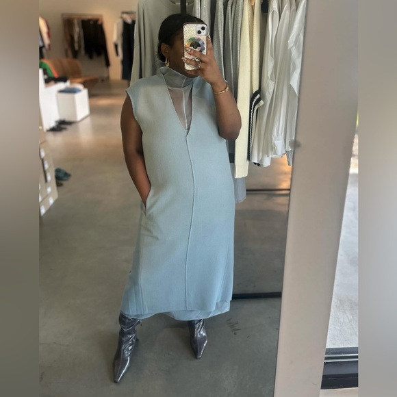 NWOT TIBI MELEE CREPE V-NECK DRESS WITH ORGANZA LINING - LIGHT BLUE Size 2 - Picture 7 of 15